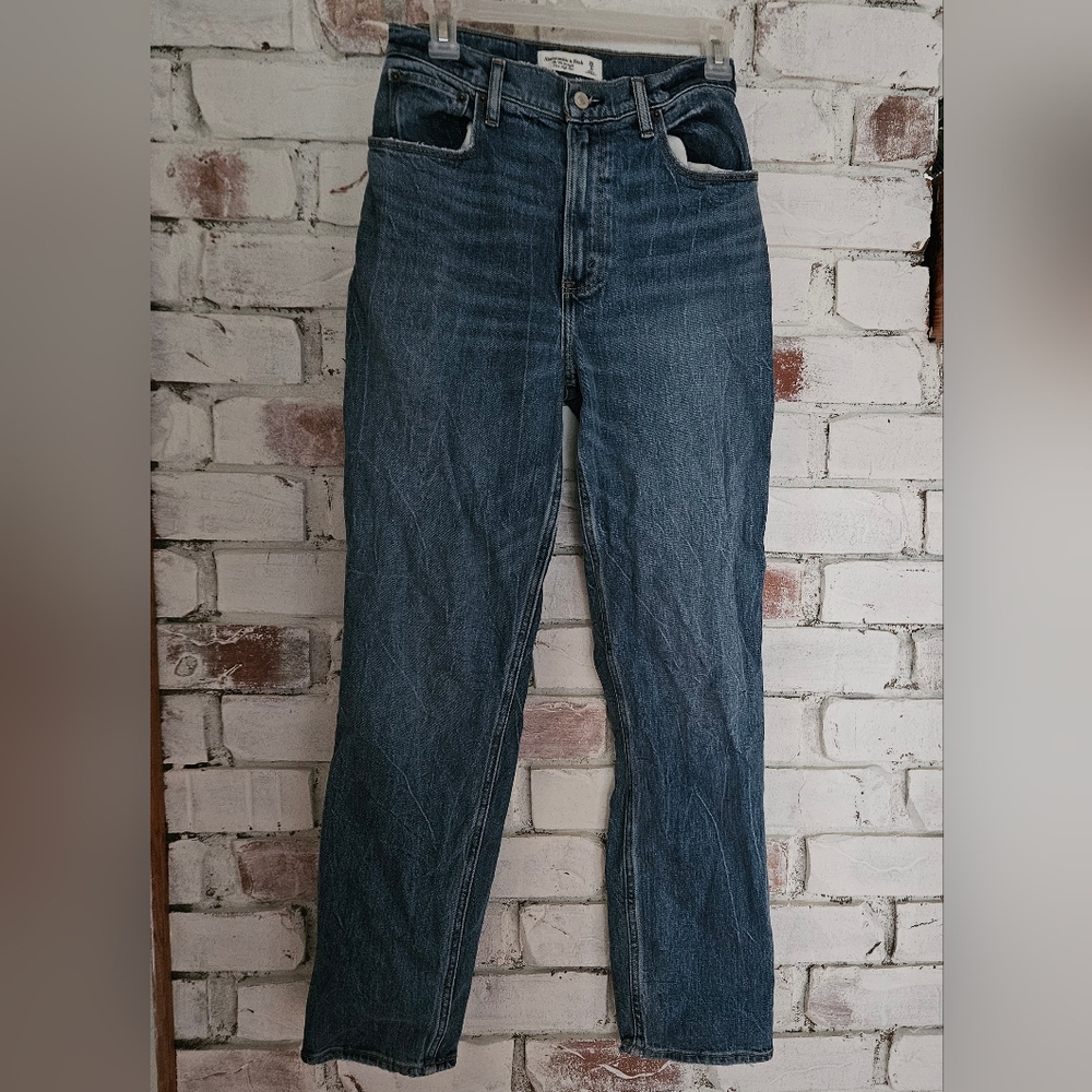 Abercrombie Curve Love Ultra High Rise 90s Straight Jean